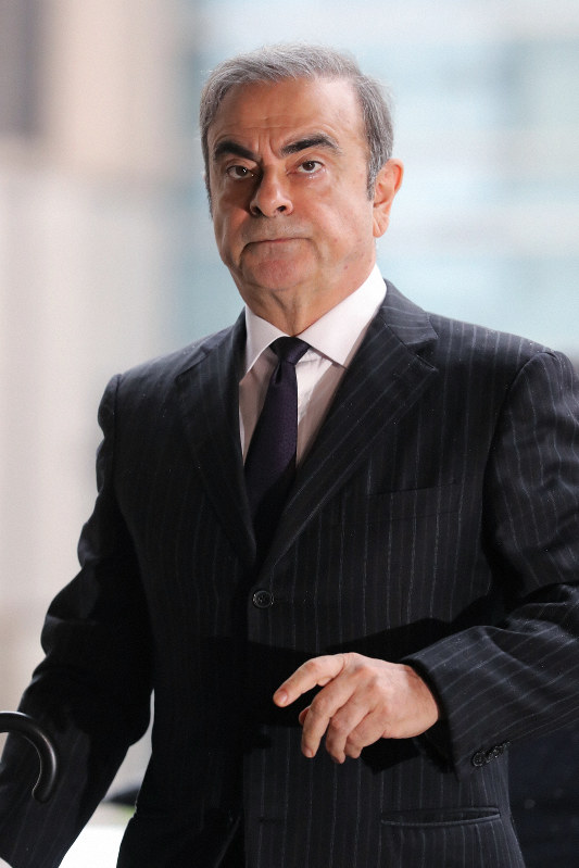 公判前整理手続きのため東京地裁に入る日産自動車のカルロス・ゴーン前会長=東京都千代田区で2019年6月24日、喜屋武真之介撮影