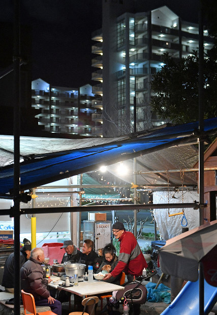 阪神大震災25年：復興住宅、課題は孤独死やひきこもりを防止 問われる