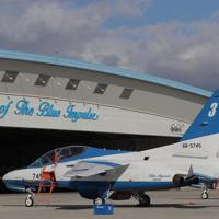 ブルーインパルス 飛行初め 航空自衛隊松島基地 [写真特集2/10] | 毎日新聞