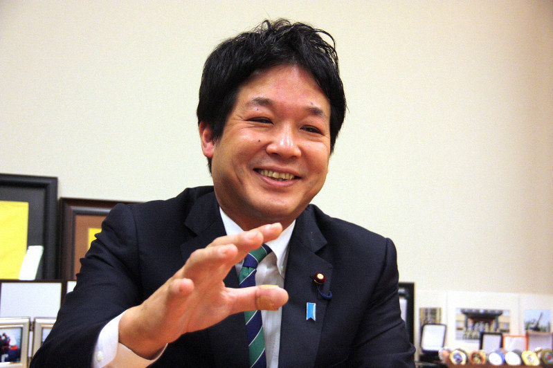 薗浦健太郎氏=高橋恵子撮影
