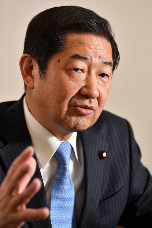 インタビューに答える佐藤茂樹・公明党外交安保調査会長=東京都千代田区で2019年12月26日、大西岳彦撮影
