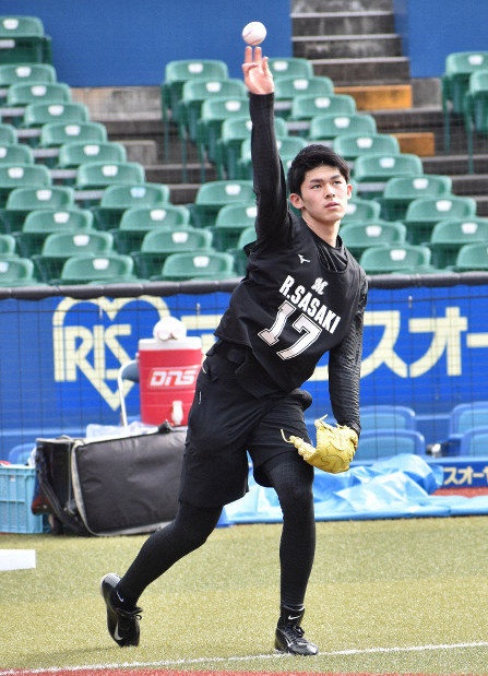 ロッテのドラ1佐々木朗希、合同自主トレ「いつもと違う緊張感