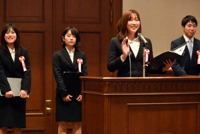 グランプリを受賞した関西大社会安全学部・近藤研究室の発表＝神戸市中央区で１２日午後３時５９分、小松雄介撮影