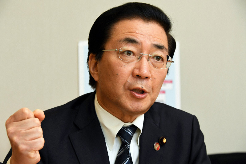 山下芳生氏=根岸基弘撮影
