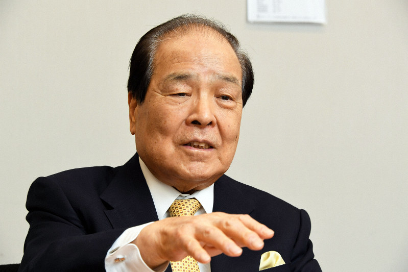 片山虎之助氏=根岸基弘撮影