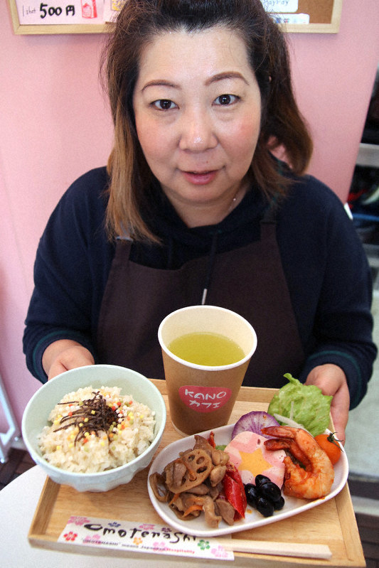 店主のこだわりが詰まった「お茶漬けビュッフェ」=奈良市大宮町3で、姜弘修撮影