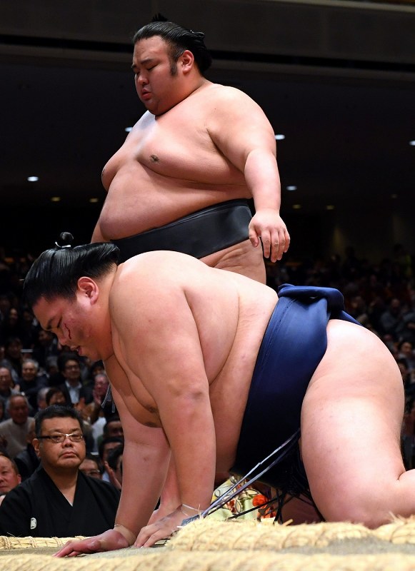 貴景勝は1敗守る 勝ちっ放しは正代のみに 大相撲初場所6日目 [写真特集