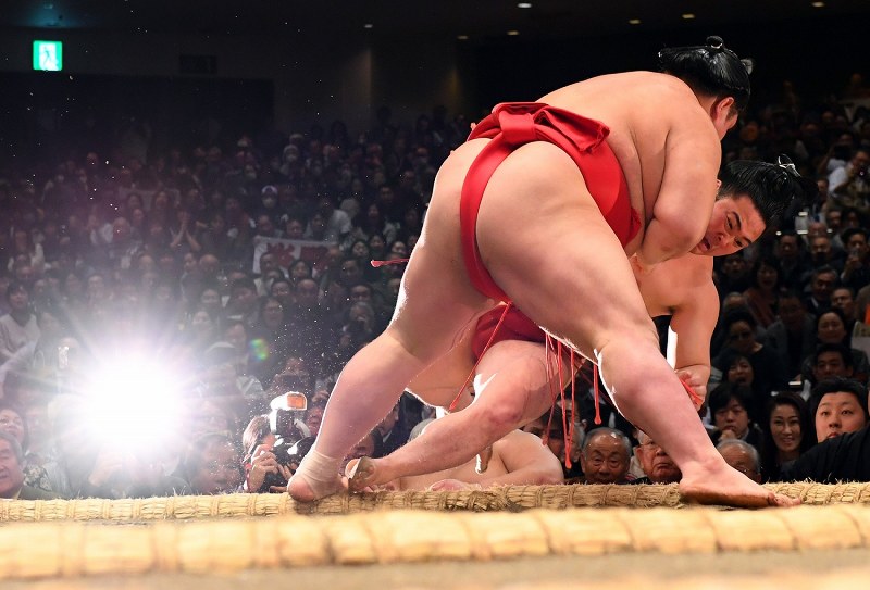 貴景勝は1敗守る 勝ちっ放しは正代のみに 大相撲初場所6日目 [写真特集