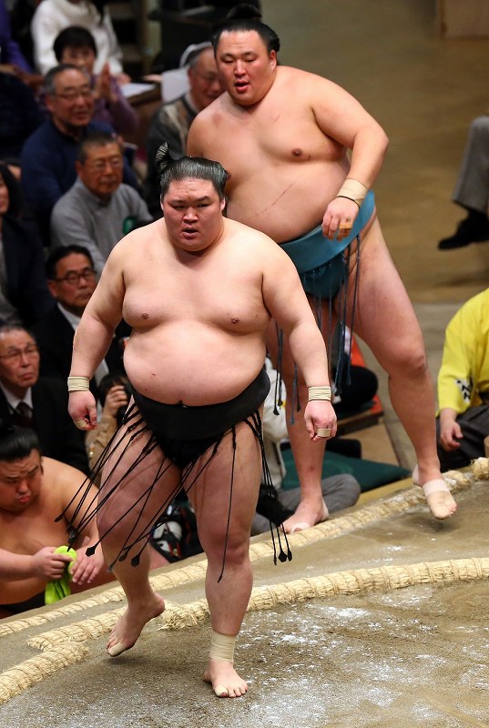 貴景勝は1敗守る 勝ちっ放しは正代のみに 大相撲初場所6日目 [写真特集