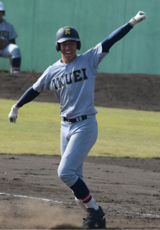 【2019秋季高校野球東北大会】決勝＝仙台育英11－8鶴岡東 [写真特集3/24] 毎日新聞