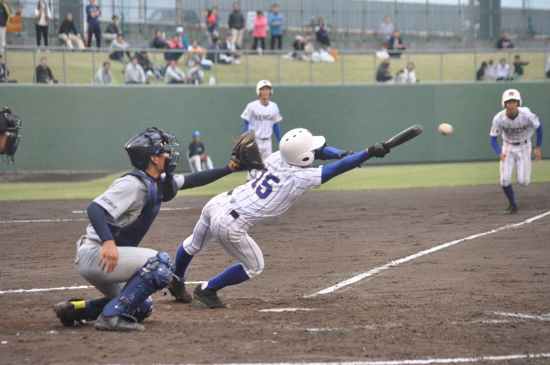 【2019秋季高校野球関東大会】準々決勝＝健大高崎3－2西武台 [写真特集3/11] 毎日新聞