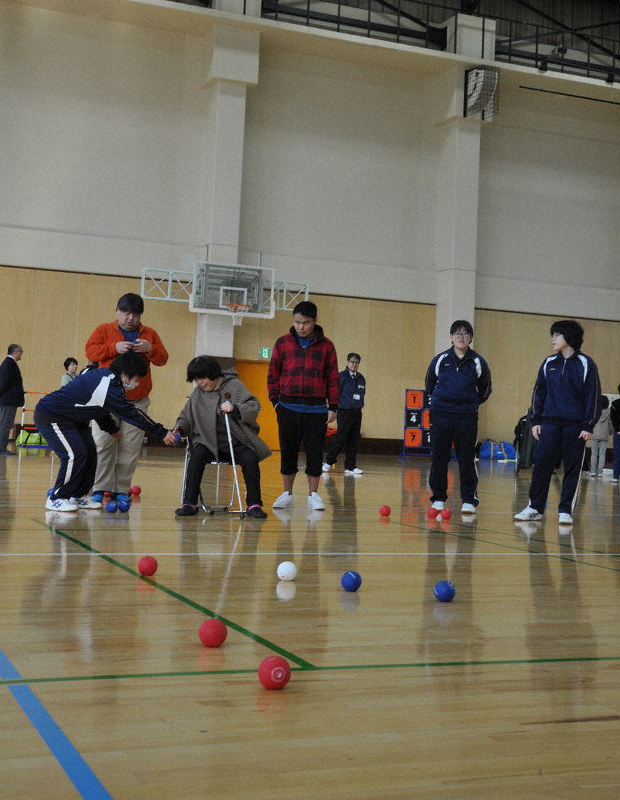 高校生 パラ競技体験 障害者と交流 裾野市イベント 静岡 毎日新聞