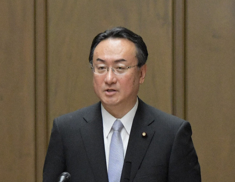 岡田直樹官房副長官=国会内で2019年6月3日、川田雅浩撮影