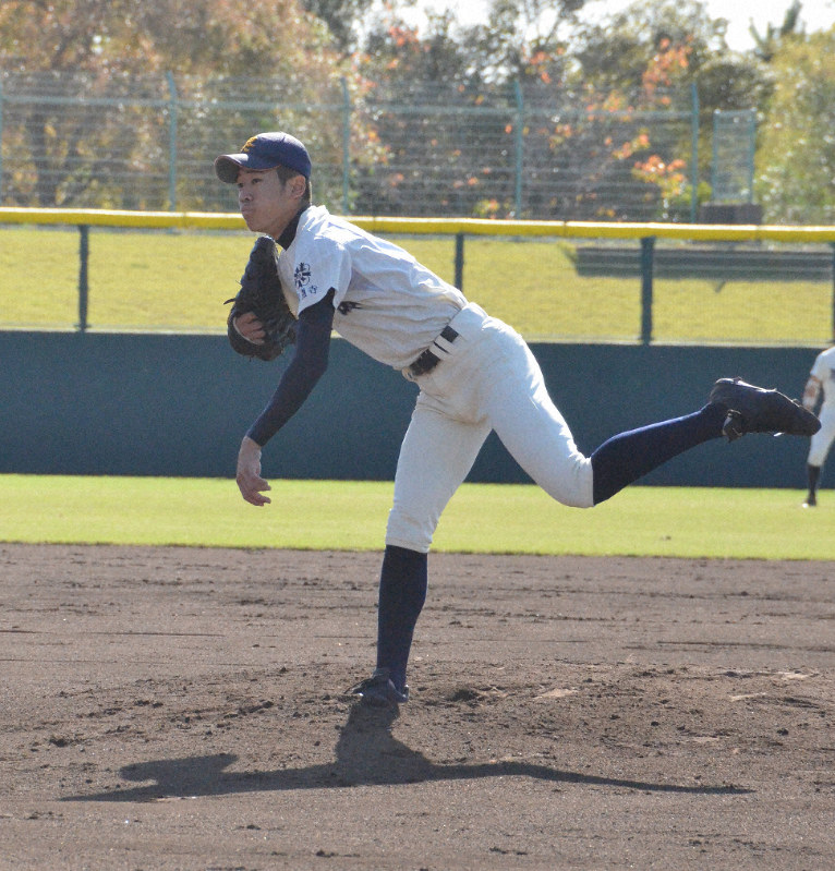 【2019秋季高校野球四国大会】準決勝＝尽誠学園13－2岡豊 [写真特集3/10] 毎日新聞