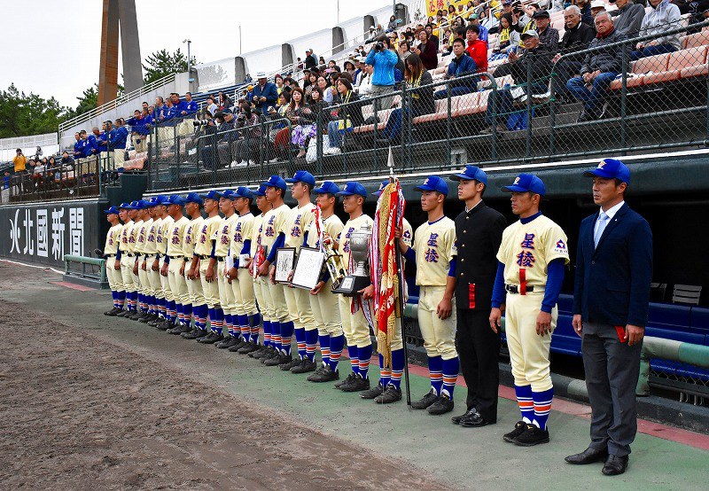 【2019秋季高校野球北信越大会】決勝＝星稜19ー1日本航空石川 [写真特集7/25] 毎日新聞