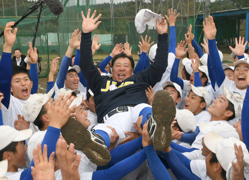 鹿児島城西、春夏通じ初切符 長身2投手、好打1年トリオ 第92回