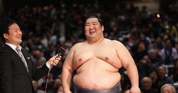 大相撲：徳勝龍 20年ぶり「幕尻」優勝 [写真特集14/23] | 毎日新聞