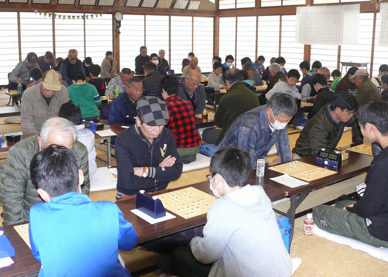 子供も大人も熟考 掛川市社協が 新春将棋大会 静岡 毎日新聞