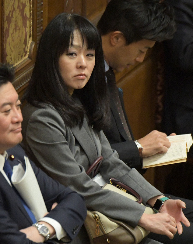 衆院予算委員会に姿を見せた自民・杉田水脈氏=国会内で2020年1月28日午前8時57分、川田雅浩撮影