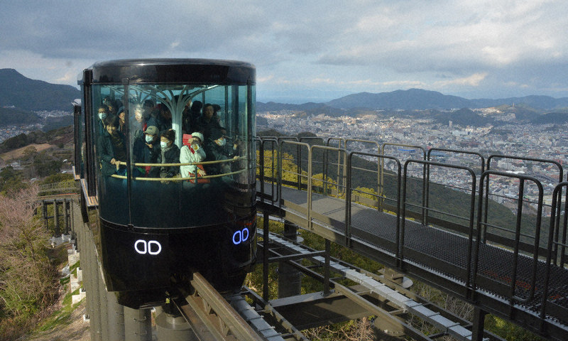 長崎の夜景一望 稲佐山スロープカー運行 毎日新聞