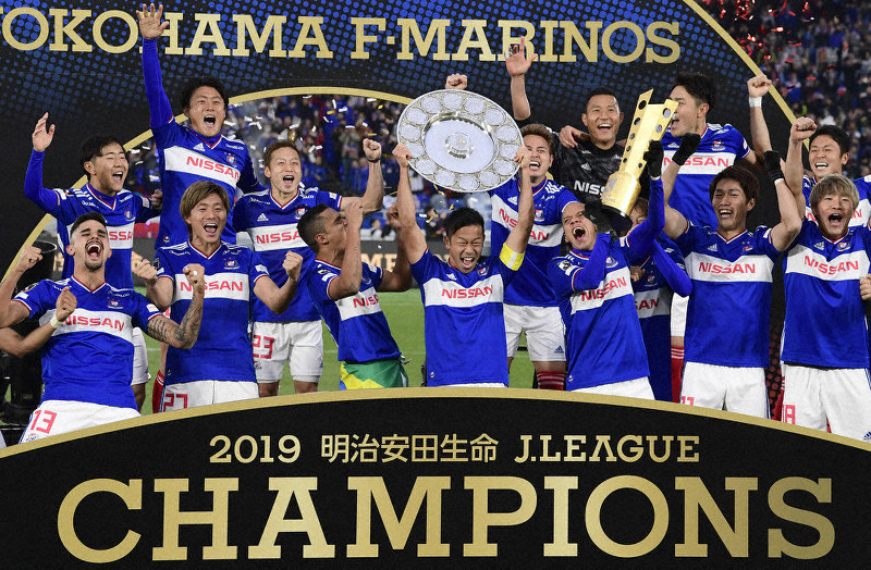 2019年シーズンのJ1を制した横浜マ。今季頂点に立つのはどのチームか=横浜・日産スタジアムで2019年12月7日、藤井達也撮影