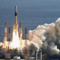 H2Aロケットを打ち上げ 情報収集衛星「光学7号機」載せて宇宙へ [写真