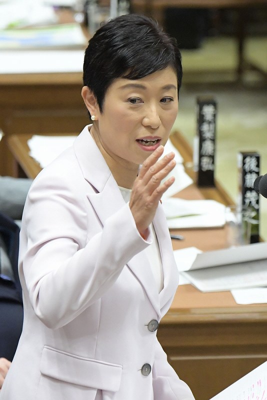 衆院予算委員会の集中審議で質問する立憲民主党の辻元清美幹事長代行＝国会内で２０２０年２月１２日午後２時３６分、川田雅浩撮影
