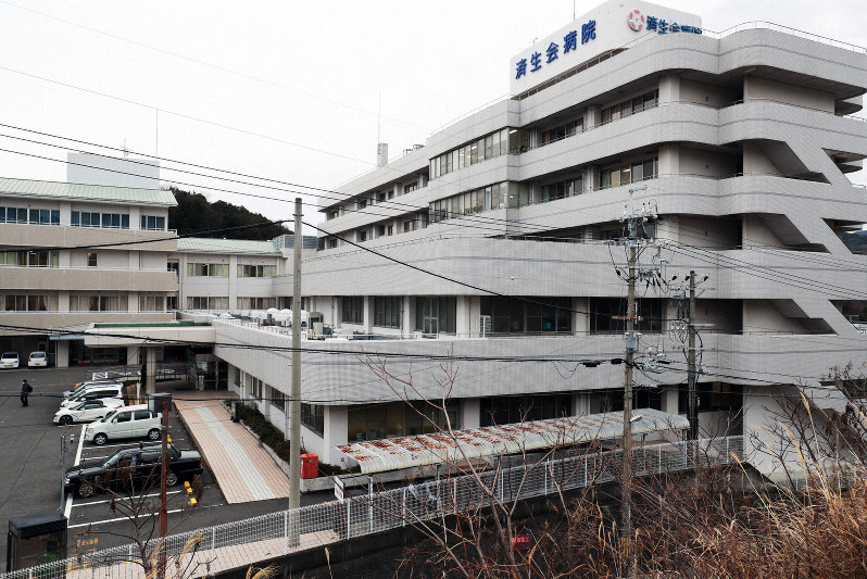 新型コロナウイルスへの感染が確認された男性医師が勤務する済生会有田病院=和歌山県湯浅町で2020年2月14日午前8時2分、小出洋平撮影