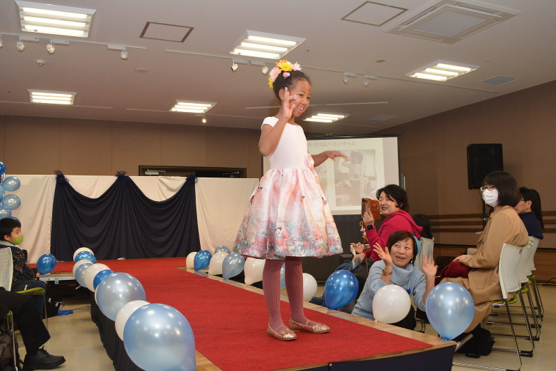 We Are The Family めちゃくちゃ人生楽しんでいる 障害者ら多様な社会求めイベント 写真特集3 11 毎日新聞