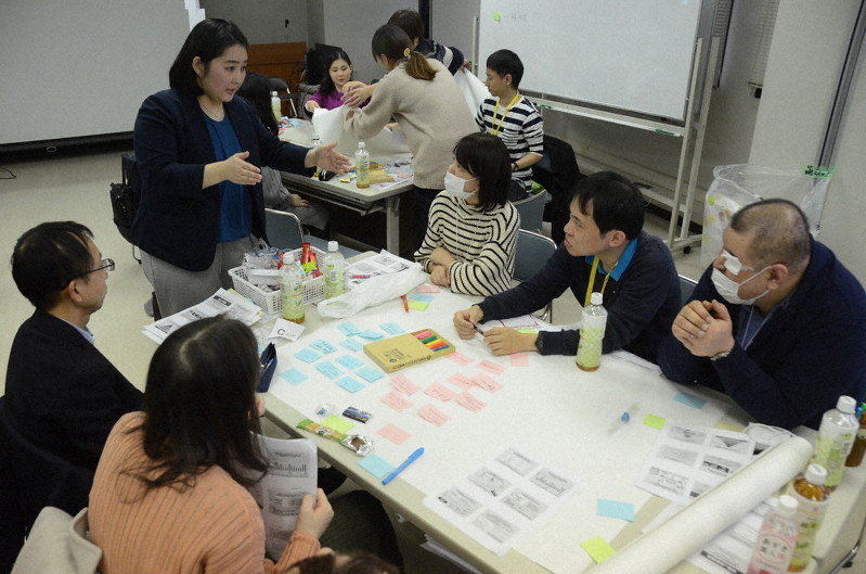 小児がん経験者が治療費への助成制度などを学んだ交流会=新宿区戸山1で2020年2月15日午後2時1分、斎藤文太郎撮影