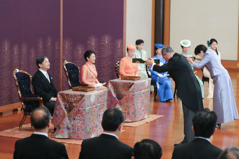 天皇、皇后両陛下、皇族方らが出席されて行われた歌会始の儀=皇居・宮殿「松の間」で2020年1月16日午前10時32分(代表撮影)