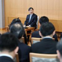 ６０歳の誕生日を前に記者会見される天皇陛下＝赤坂御所で２０２０年２月２１日（代表撮影）