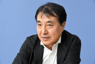 インタビューに答える飯田哲也・環境エネルギー政策研究所所長=東京都新宿区で2020年1月23日、根岸基弘撮影