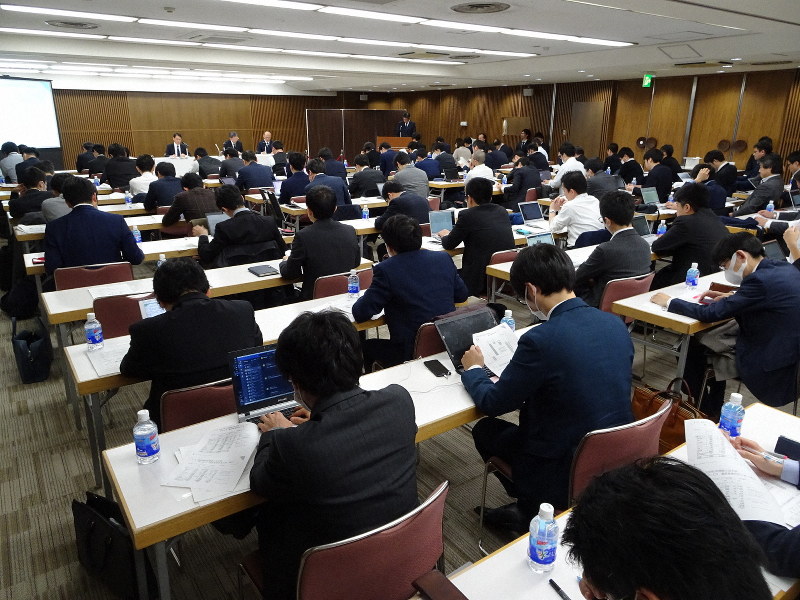 架空取引の詳細について公表した日鉄ソリューションズの記者会見=東京都中央区で2月6日、今沢真撮影