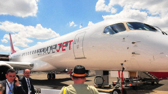 パリ航空ショーに出展されたスペースジェット＝2019年6月17日、賀有勇撮影