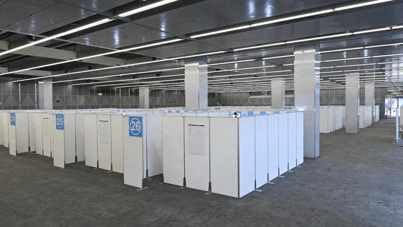 インターネットを使った合同企業説明会。会場に学生の姿はない=東京都文京区で2020年3月1日、藤井達也撮影