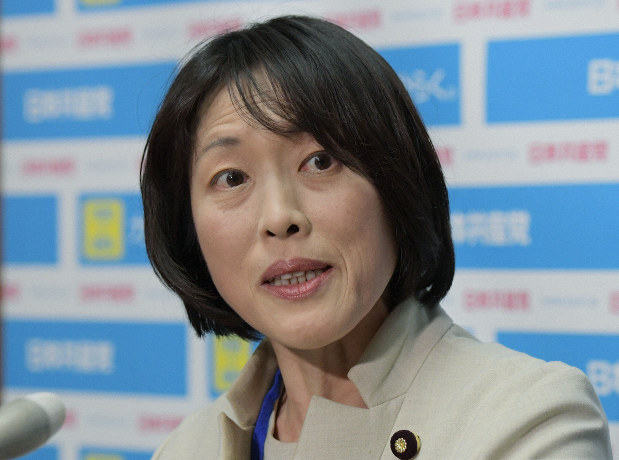 半世紀たっても変わらない 私作る人 僕食べる人 メディア万華鏡 山田道子 毎日新聞 経済プレミア