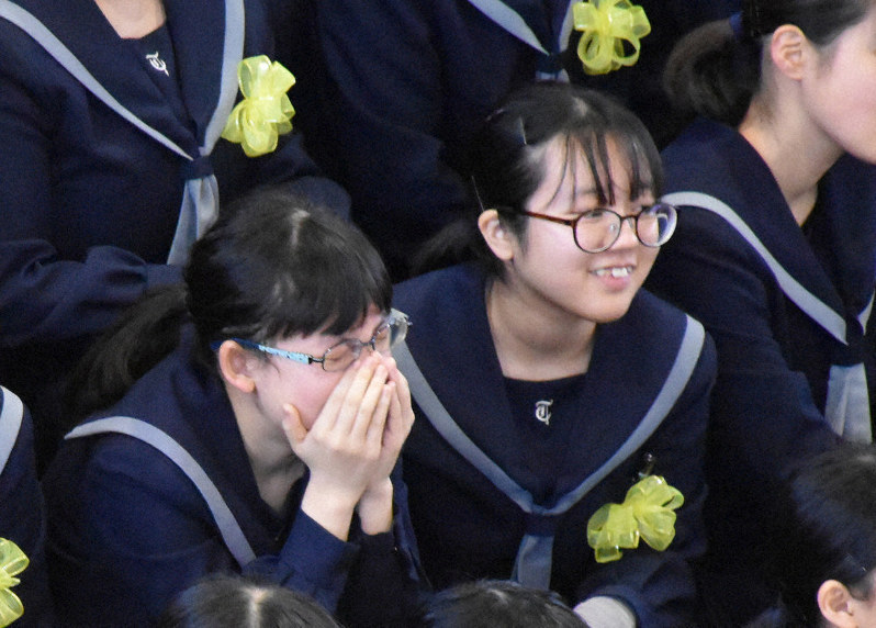 コロナ騒動 で相次ぐ卒業式の縮小 式前倒し サプライズ 卒業の会 大分 毎日新聞