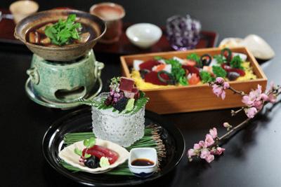 （手前から時計回りに）マグロの刺し身、ねぎま鍋、ヅケを乗せたちらしずし＝大阪市阿倍野区で２０２０年２月１７日、小出洋平撮影