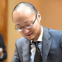 豊島将之名人への全勝挑戦を決めた渡辺明王将＝２月２７日、竹内紀臣撮影