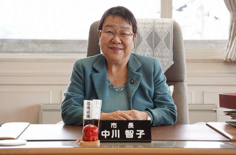 「女人禁制は人権問題です」と語る兵庫県宝塚市の中川智子市長=宝塚市役所で2020年2月19日、反橋希美撮影