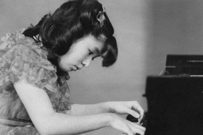 音コン本選でシューマンを弾く１７歳の田部京子