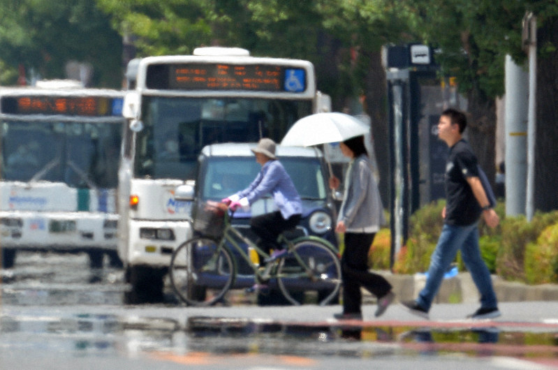 2019年は日本でも各地で記録的な暑さとなった=福岡県久留米市で2019年8月2日午後0時40分、金澤稔撮影