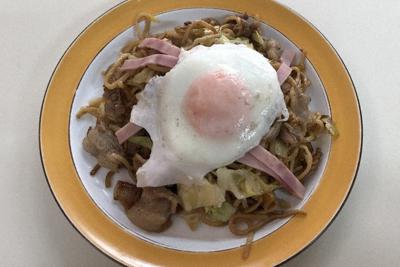 石田屋やきそば店の「石田屋特製ミックス」