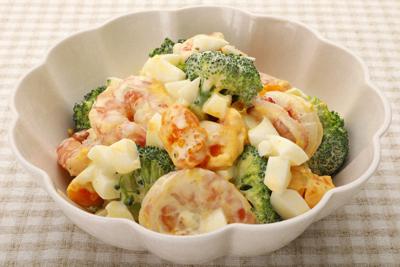 エビとブロッコリーのタルタルサラダ＝東京都目黒区で２０１９年１１月１４日、尾籠章裕撮影