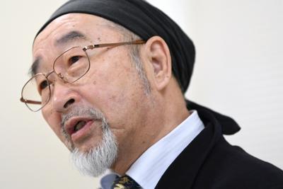 「津久井やまゆり園」殺傷事件で植松聖被告に死刑判決が出た後、記者会見で質問に答える尾野剛志さん。息子の一矢さんは事件で腹などを刺される重傷を負った＝横浜市中区で２０２０年３月１６日午後３時２１分、北山夏帆撮影