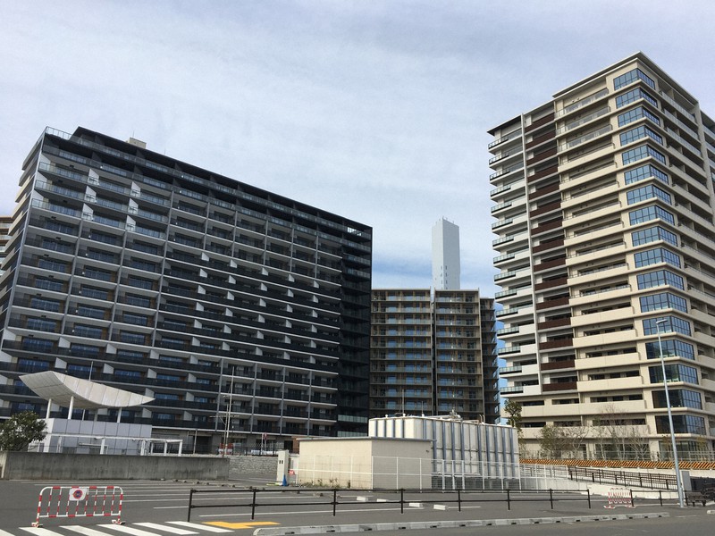 東京オリンピック・パラリンピックの選手村。大会後に改修されて、マンションとして販売される予定=東京都中央区で2020年3月17日午後2時20分、大島祥平撮影