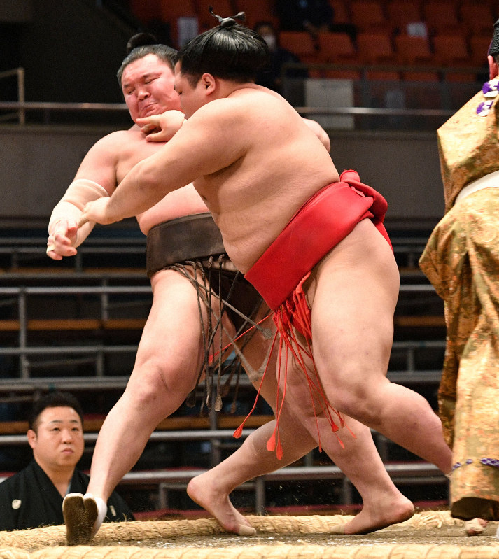 がむしゃら阿武咲 理想の形 で大金星 全勝 白鵬に土 毎日新聞