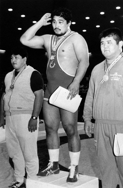 挑戦心は死ぬまで」義足でプロレス復帰へ 元五輪レスリング代表の谷津