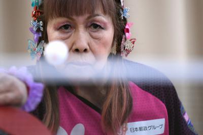 「まだまだうまくなれる」と連日卓球の練習に励む別所キミヱさん＝兵庫県明石市で２０２０年３月９日、久保玲撮影